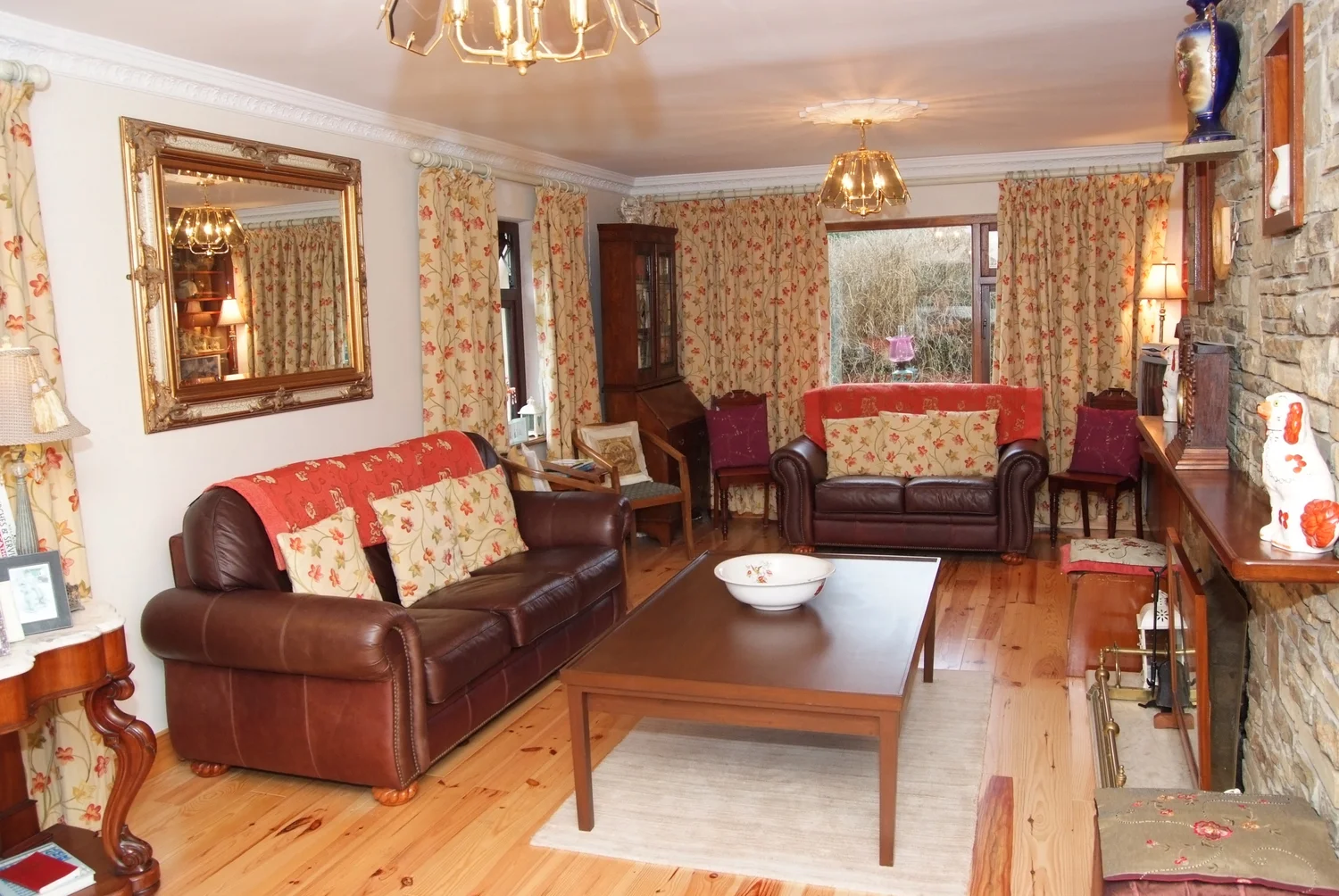 Guest lounge at Alderhaven